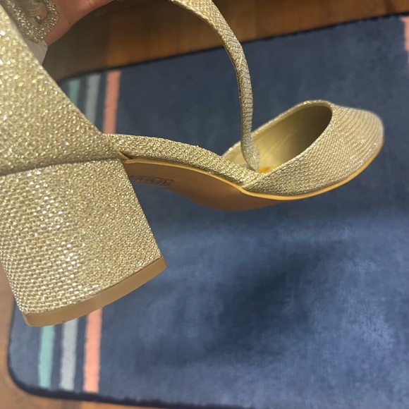 Women's Ankle Strap Closed Toe Low Block Heel Wedding Dress Dorsay Pumps - Picture 6 of 13